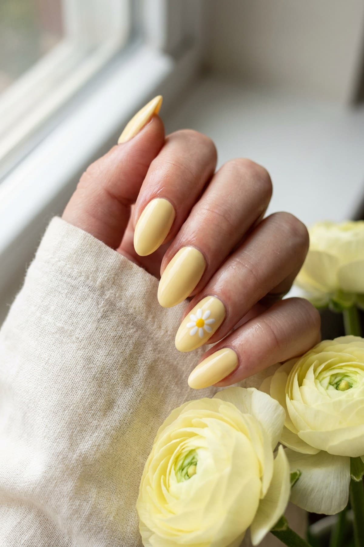Butter Yellow Nails: 30+ Soft-Yellow Designs & DIY (2026)