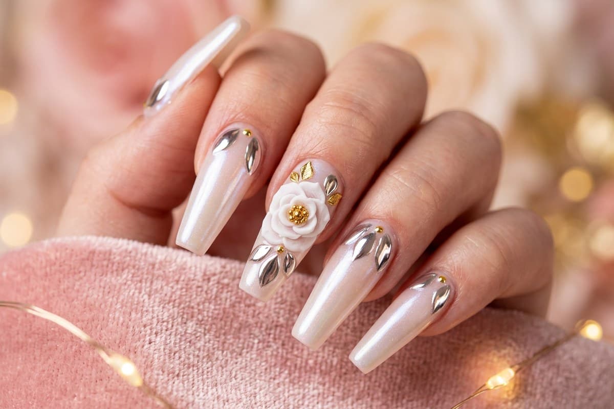 Floral French & Minimalist