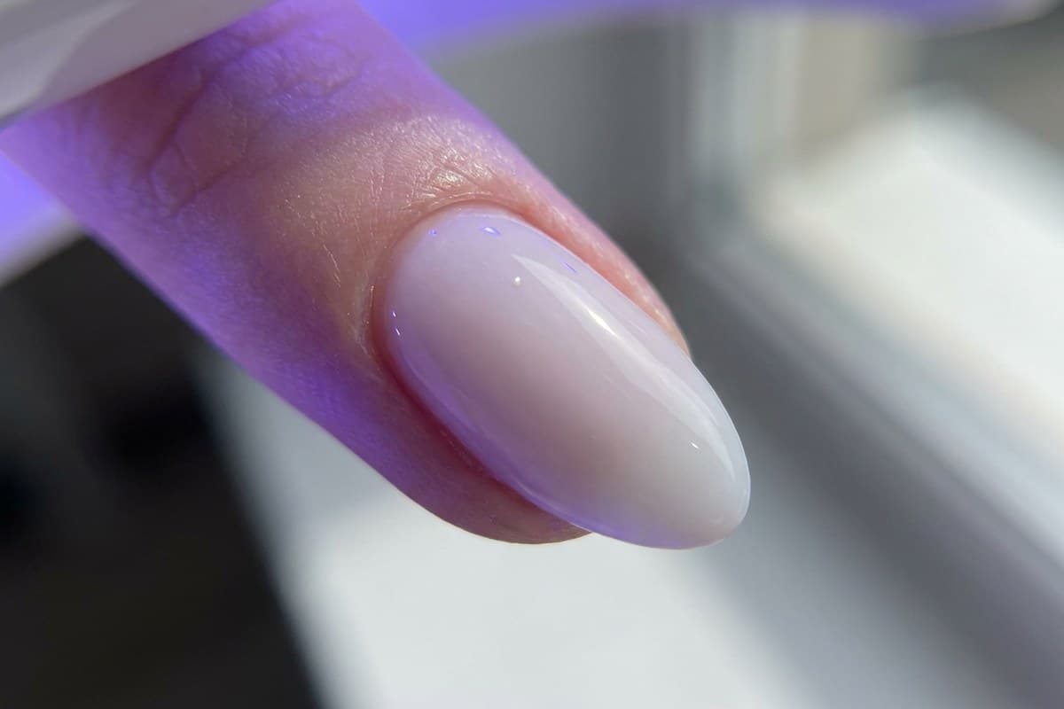 Why beginners love doing gel nails at home