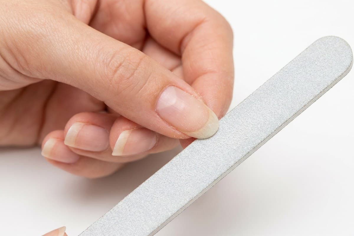 What actually makes a nail "oval" (and why it suits almost everyone)